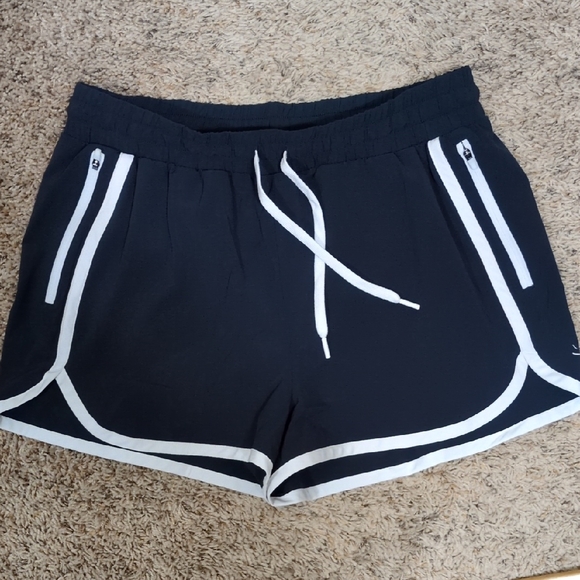 Beyond Yoga Black and White Athletic Shorts - Picture 1 of 5